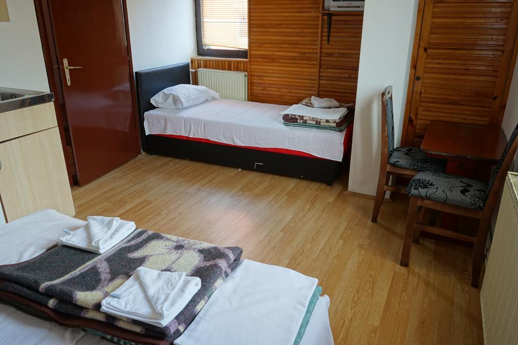 Lovac II Hotel Žabljak Buitenkant foto