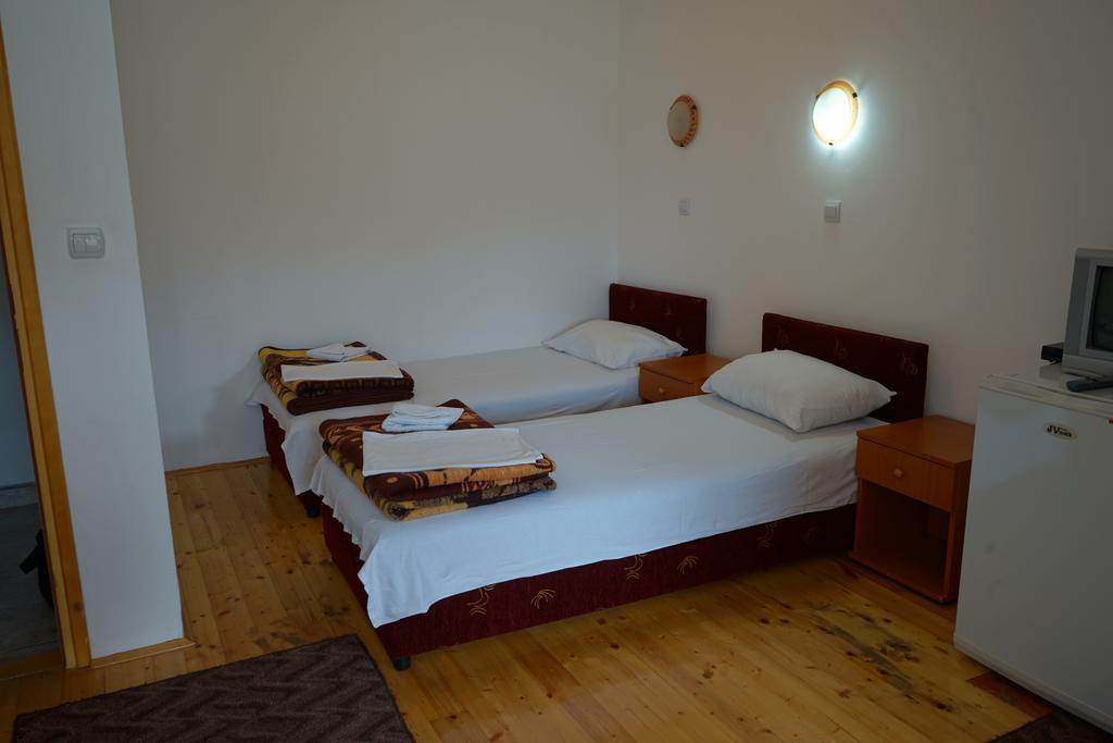 Lovac II Hotel Žabljak Buitenkant foto