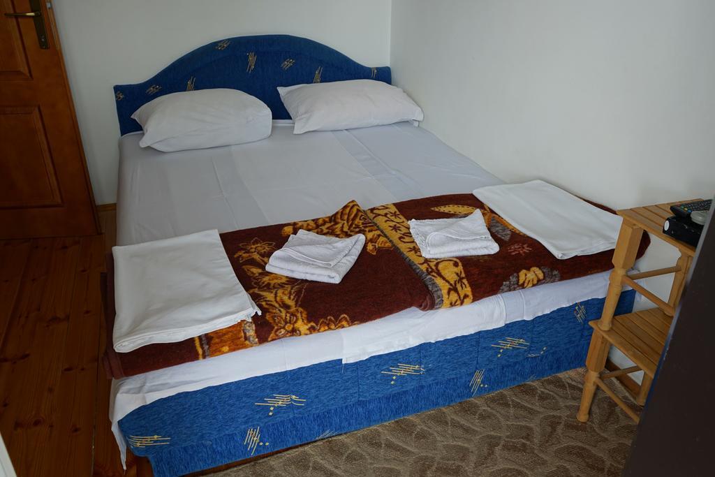 Lovac II Hotel Žabljak Buitenkant foto